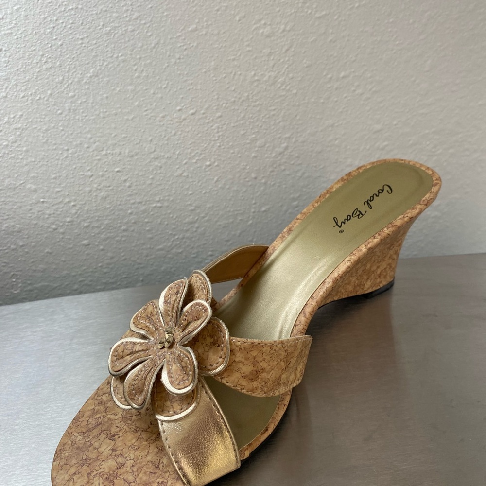WOMENS CORAL BAY Gold Wedge Sandals - Picture 6 of 15